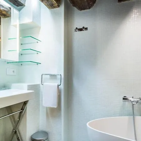 Apartment Beautiful 2bed For 7p, Next To Place Des Vosges Paris