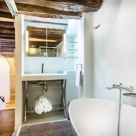 Apartment Beautiful 2bed For 7p, Next To Place Des Vosges Paris